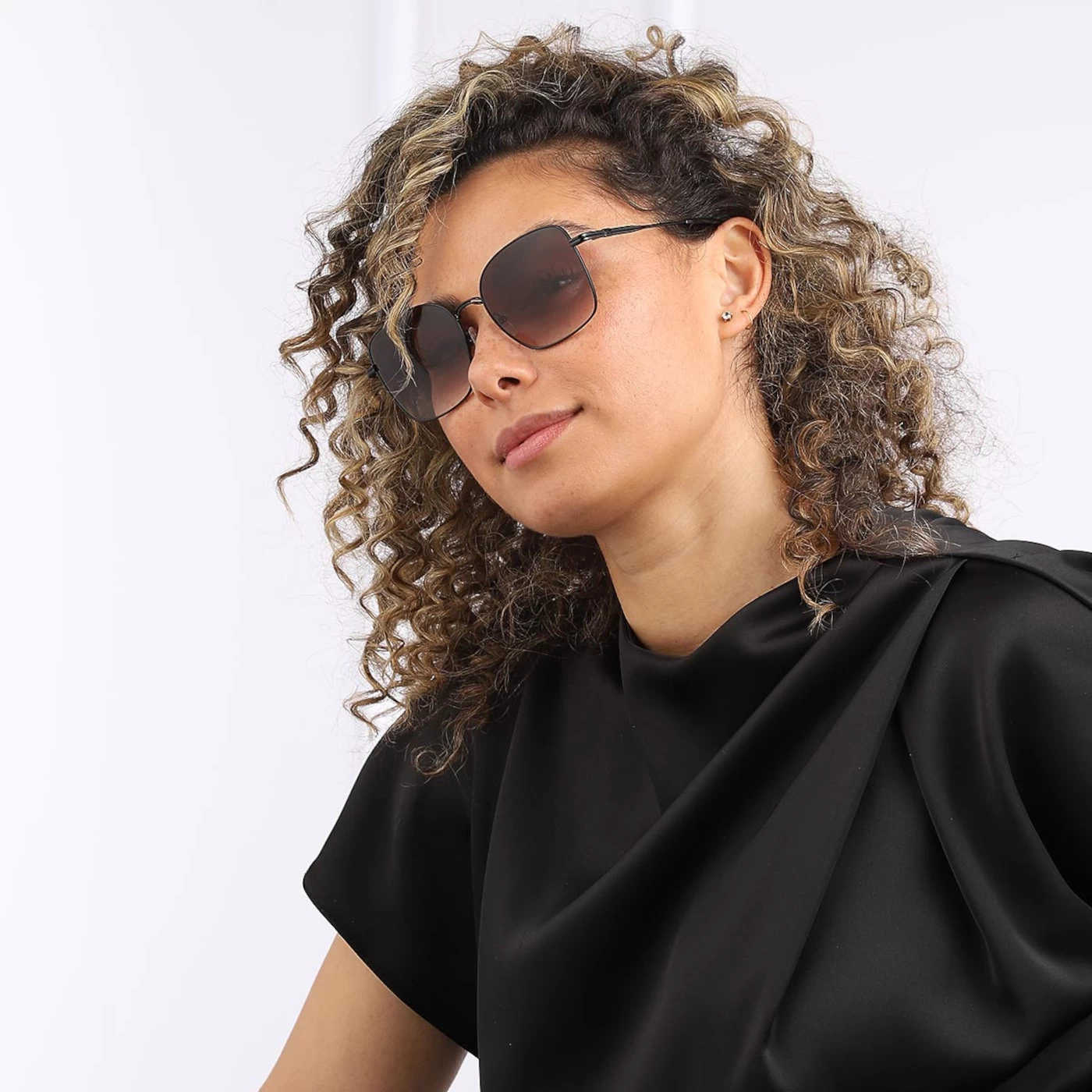 Calvin Klein Zwarte Zonnebril CK23100S-001 - Image 2